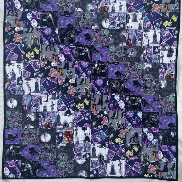 Disney Villains Handmade Quilt 100% Cotton Lap Blanket 36.5x39 - Picture 4 of 7